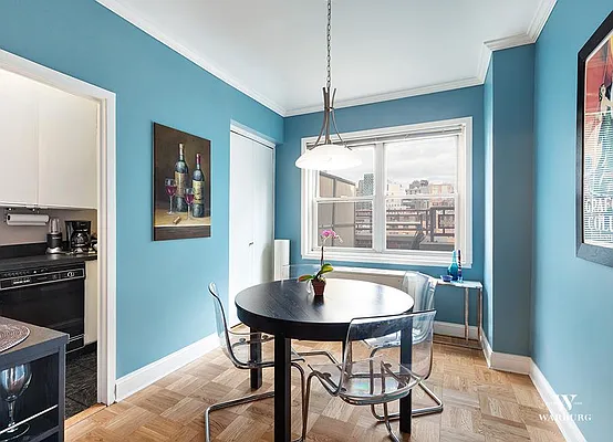 Sold by Warburg | media 11