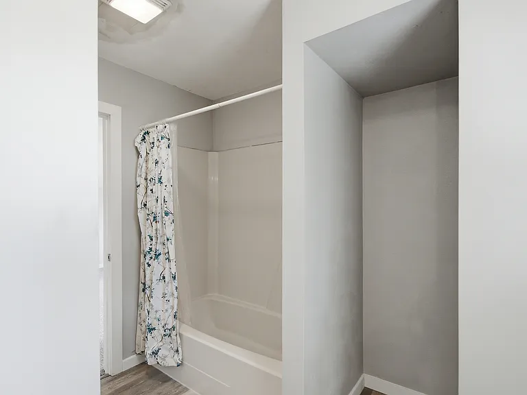 1416 W 13th St #1416 — Photo 10