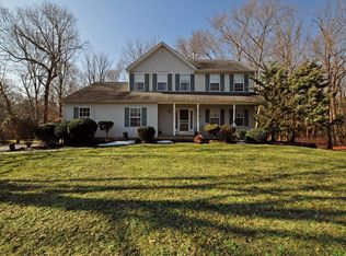 334 Warwick Dr, Cream Ridge, NJ 08514
