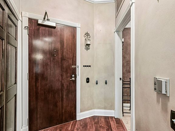 3rd image of 600 N Kingsbury St APT 101