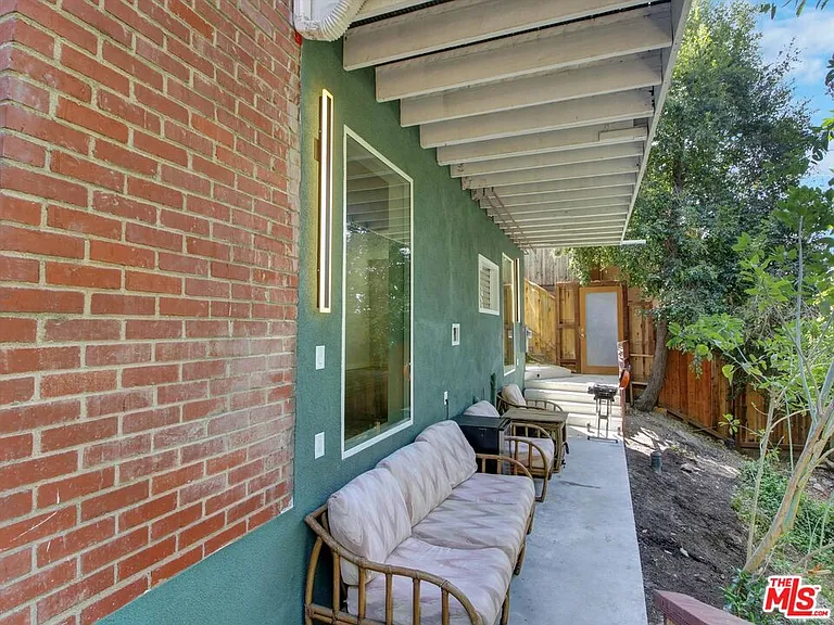 6921 Paseo Del Serra #1/2 — Photo 16