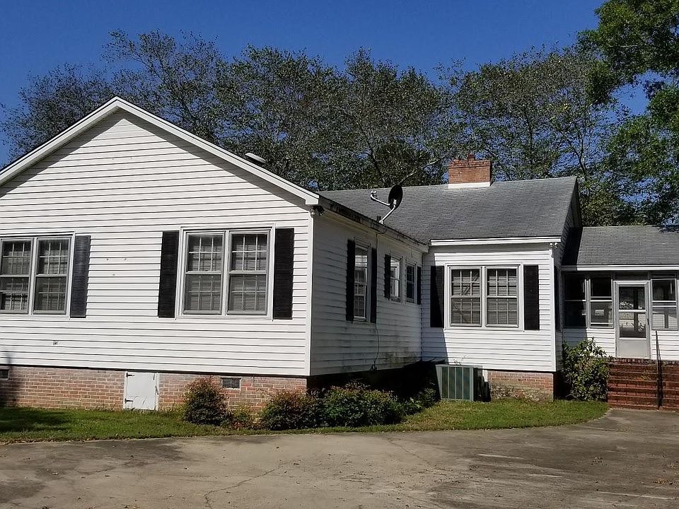 2nd image of 700 N Parler Ave