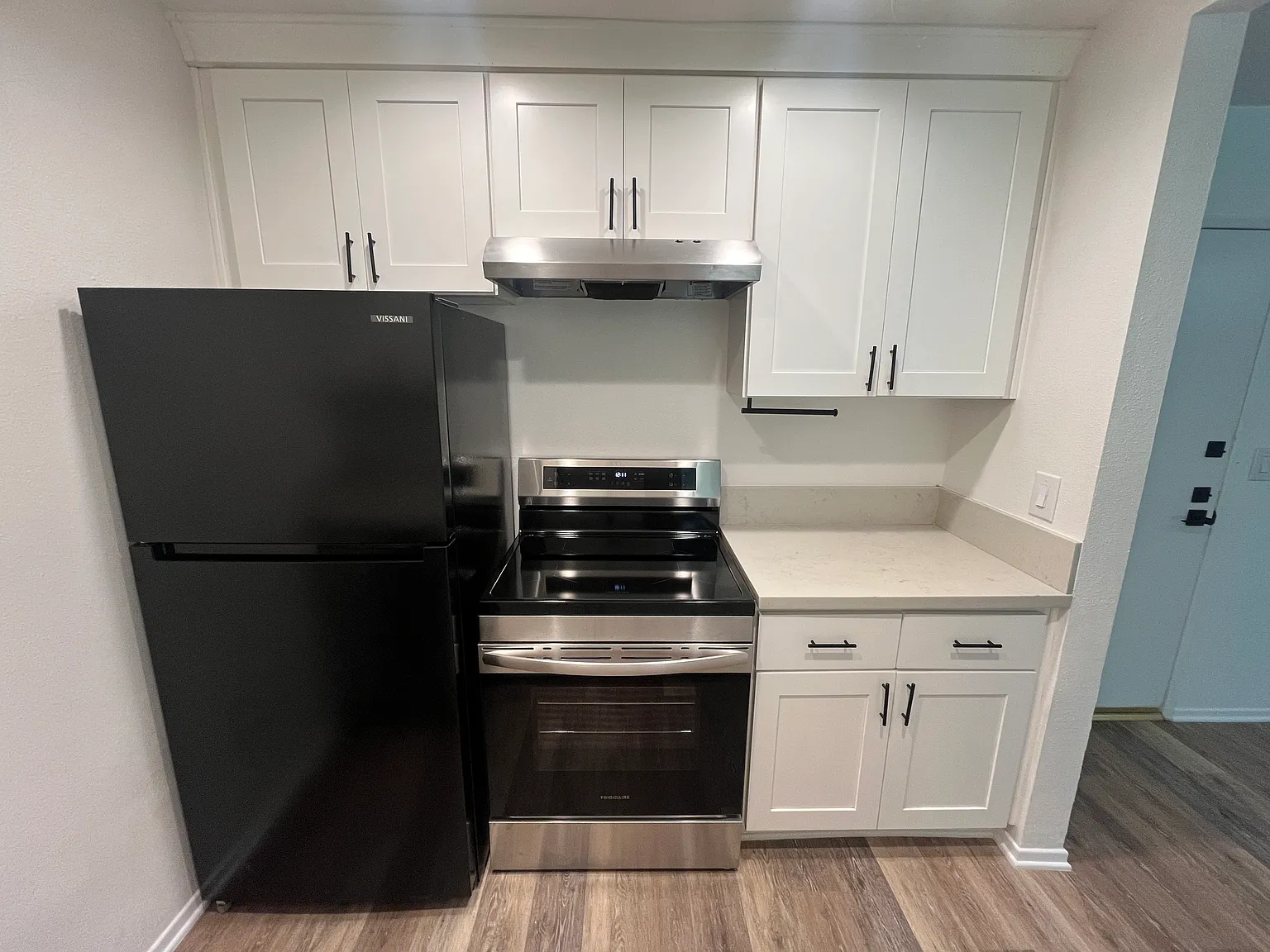 2 bed, 1048 sqft, $3,300 — Photo 4