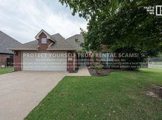 3800 Banbury Dr, Bentonville, AR 72713