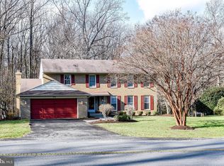 916 Ridge Dr, Mc Lean, VA 22101