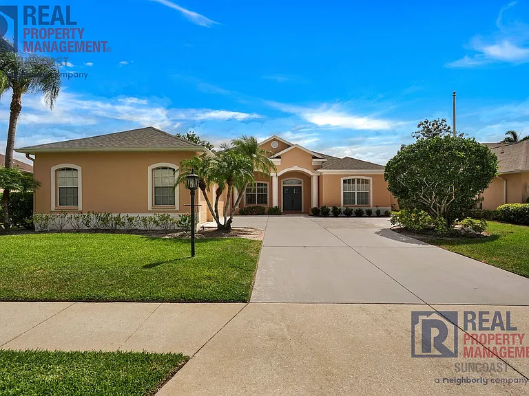 652 Planters Manor Way — Photo 1