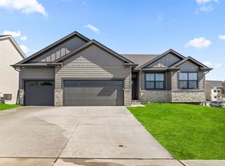 2605 SE Florence Dr, Waukee, IA 50263