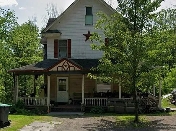 719 Texas Palmyra Hwy, Hawley, PA 18428