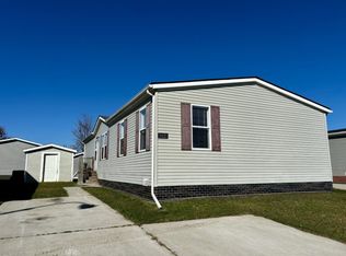 33121 Oak Ct #121, New Haven, MI 48048