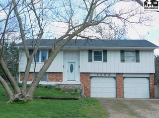 1903 E 54th Ave, Hutchinson, KS 67502