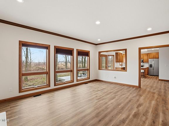 5th image of 3815 Forest Trail Dr