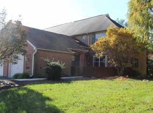 219 Pine Bridge Ln, Lancaster, PA 17603