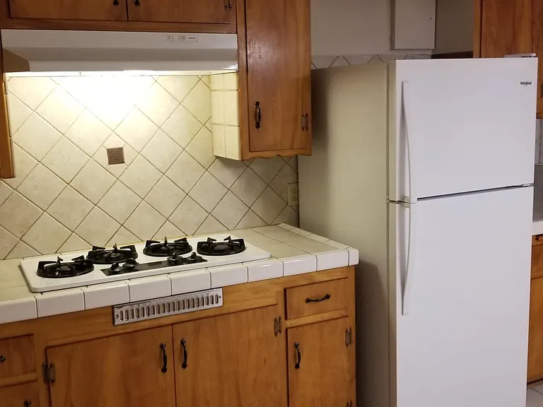 Cooktop and refrigerator