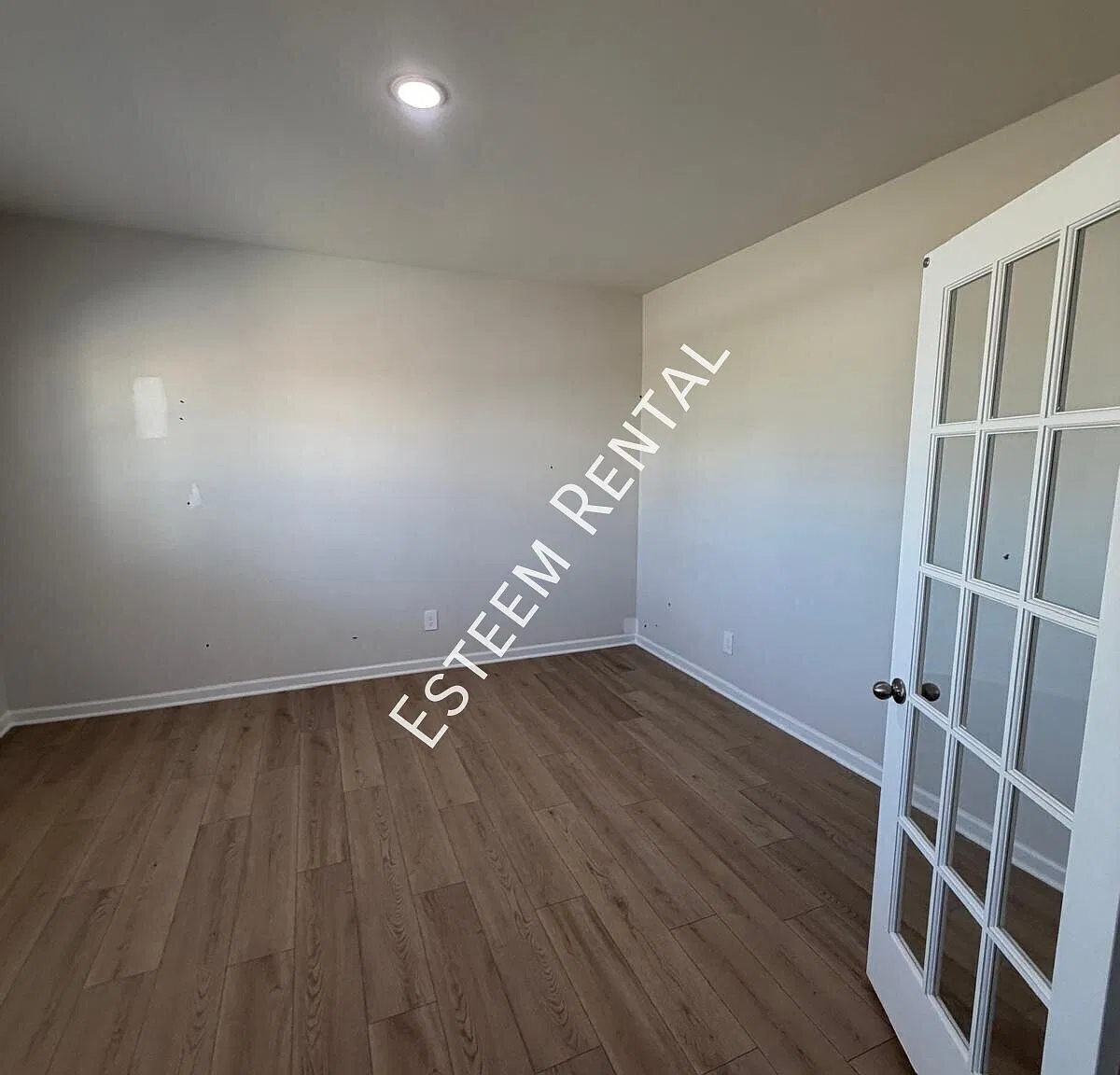 5 bed, 2674 sqft, $2,495 — Photo 2