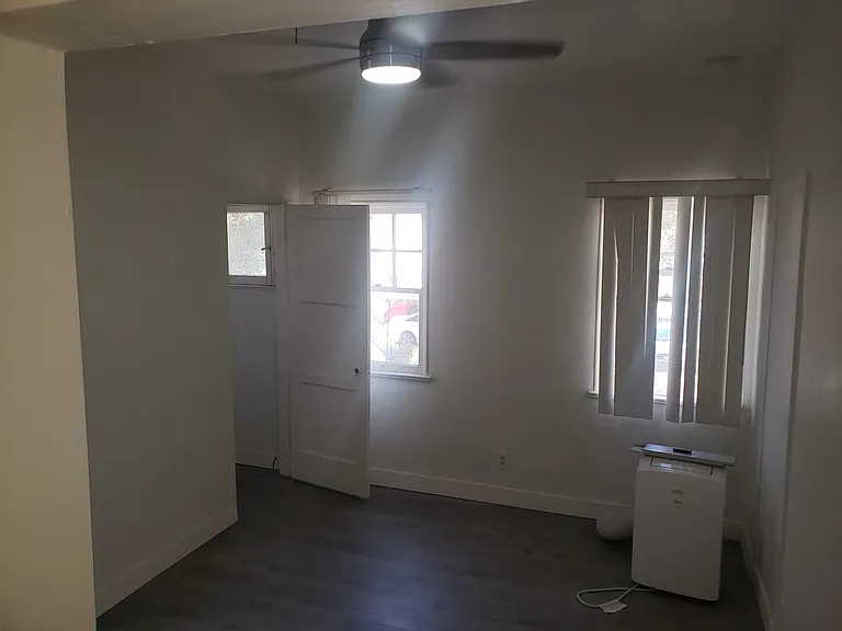 628 Veteran Ave #101 — Photo 5