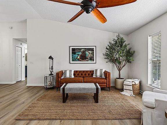 4th image of 96 Jardin De Mer Pl