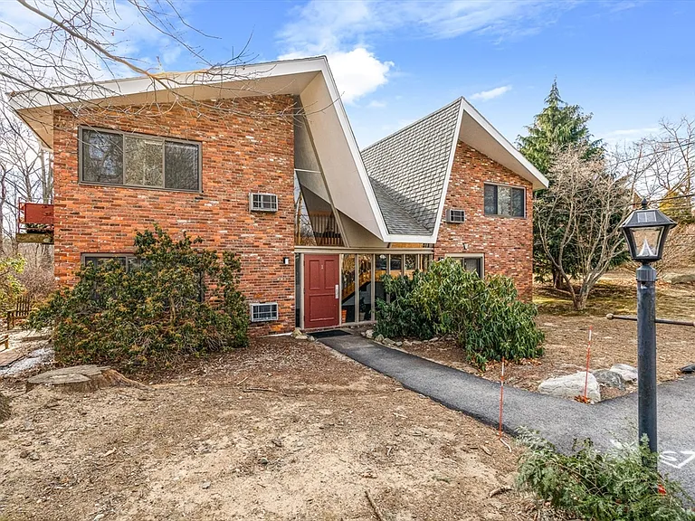 17 Ridge Rd #2 — Photo 1