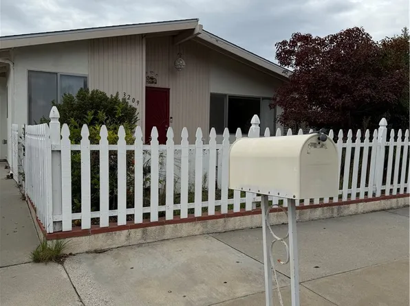 3209 Buena Hills Dr, Oceanside, CA 92056