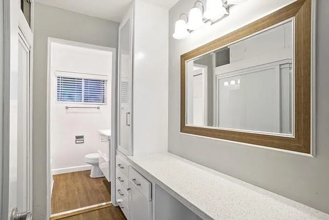 Studio-Closet/dressing area