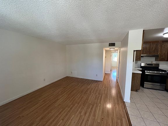 3rd image of 909 E Chevy Chase Dr #4