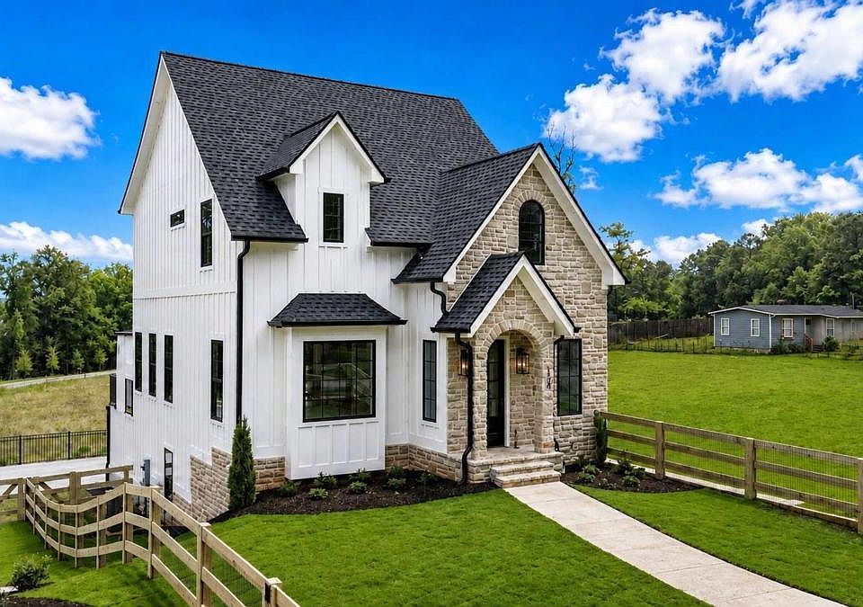 1st image of 104 Tanya Way