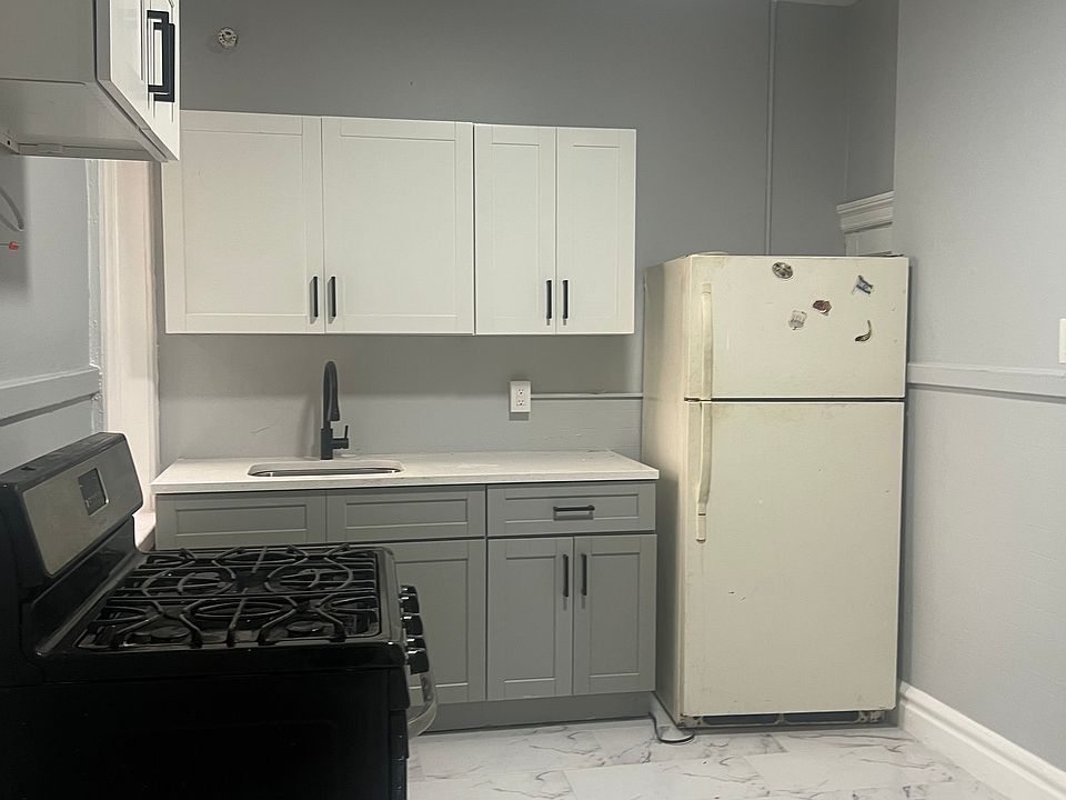1st image of 380 Sanford Ave #106