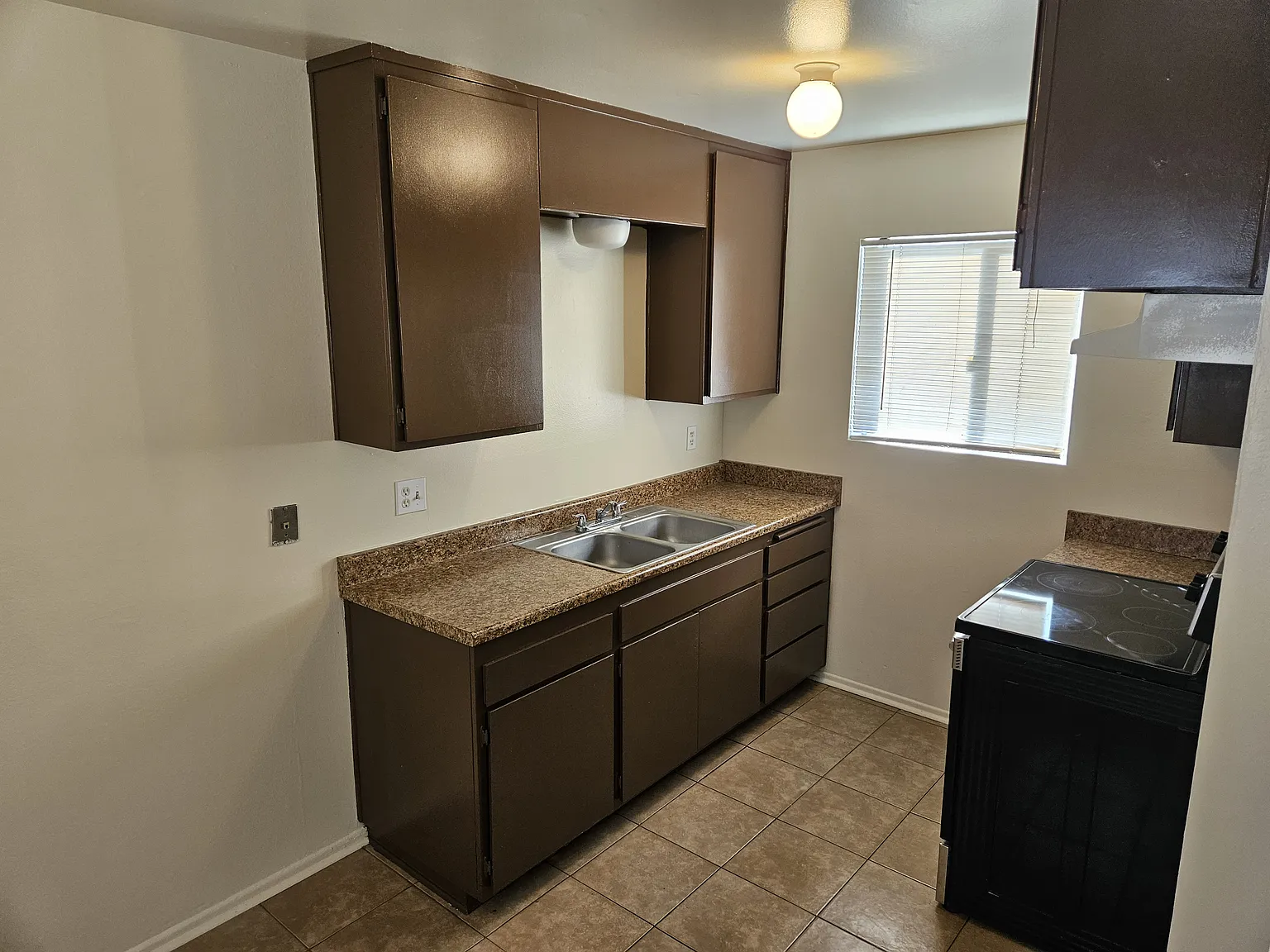 6417 Hummingbird St — Photo 3