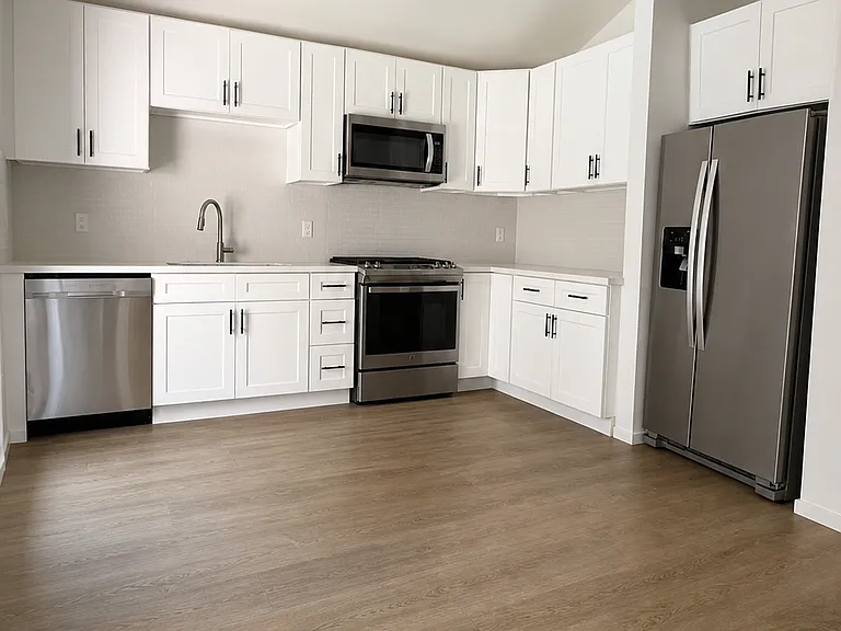 1706 S Centinela Ave #1708 — Photo 2