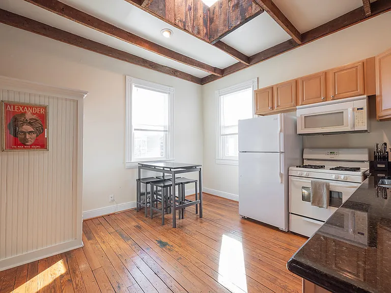 113 N Robinson St — Photo 15