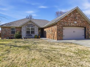 605 Glen Oaks Circle, Nixa, MO 65714