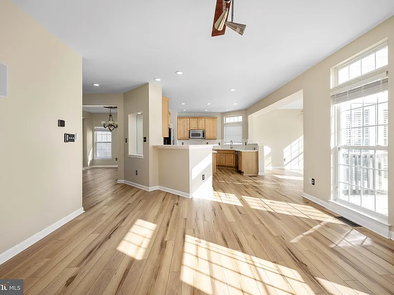 9320 Birch Cliff Dr — Photo 31