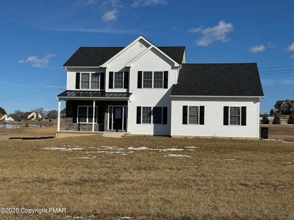 1330 Colony Ln, Pen Argyl, PA 18072