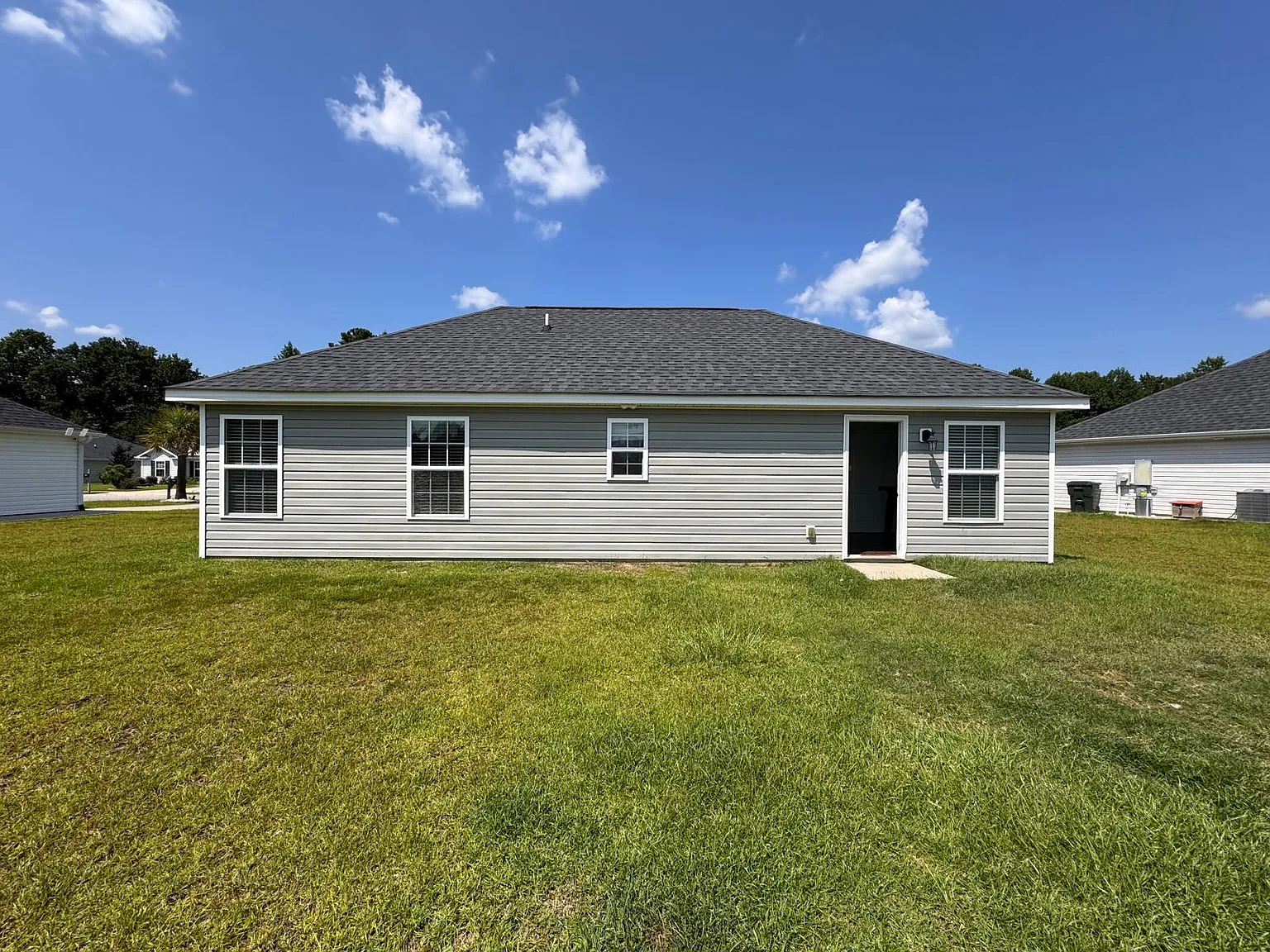 3 bed, 1200 sqft, $1,799 — Photo 3