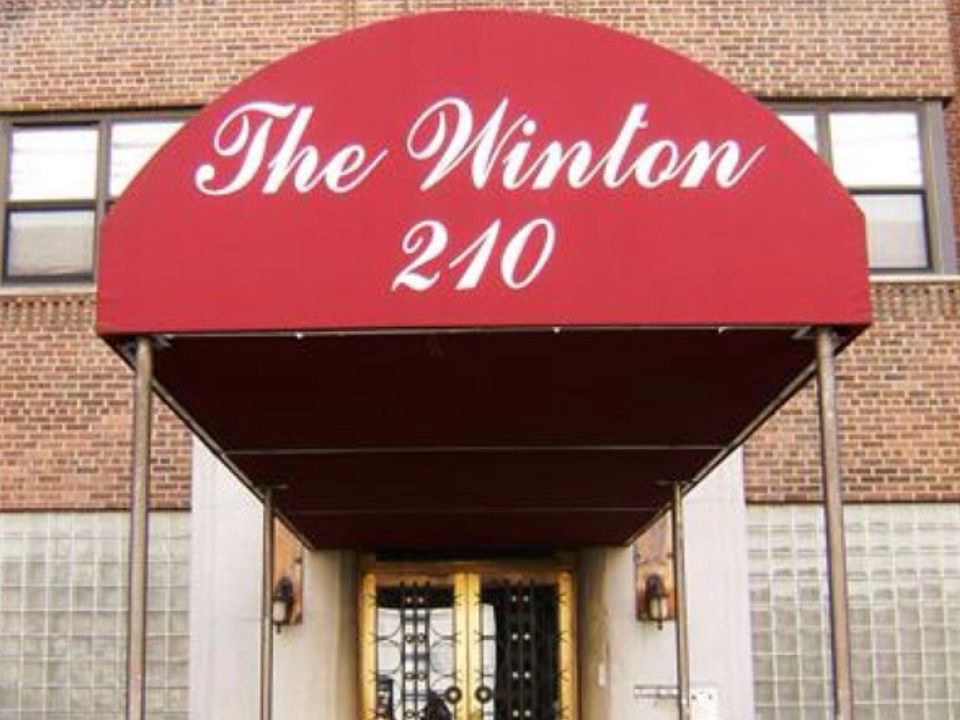 1st image of 210 Martine Ave APT 1B