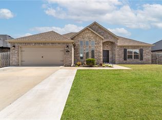 1720 Sunrise Cir, Centerton, AR 72719