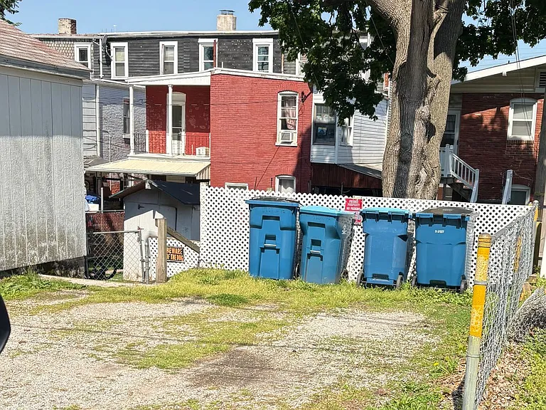1448 W King St #1 — Photo 5