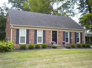 1302 Ambridge Dr, Windy Hills, KY 40207