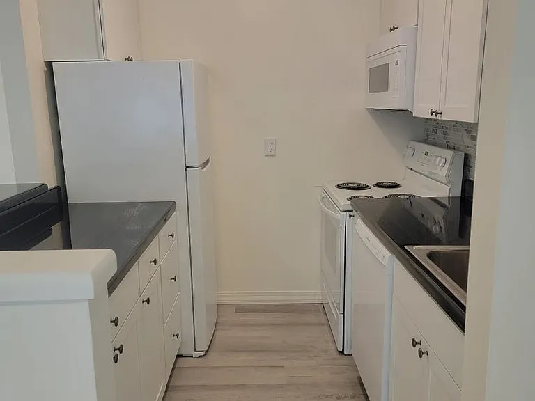 University Park Apartments near Cornell University — Photo 146
