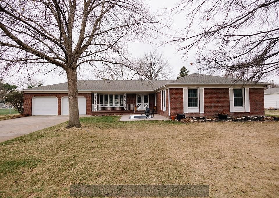 1st image of 1720 Spring Rd