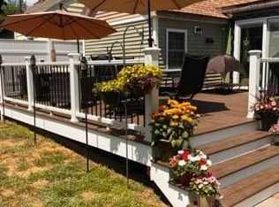 91 Loftus Cir, Bridgeport, CT 06606