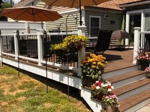 91 Loftus Cir, Bridgeport, CT 06606