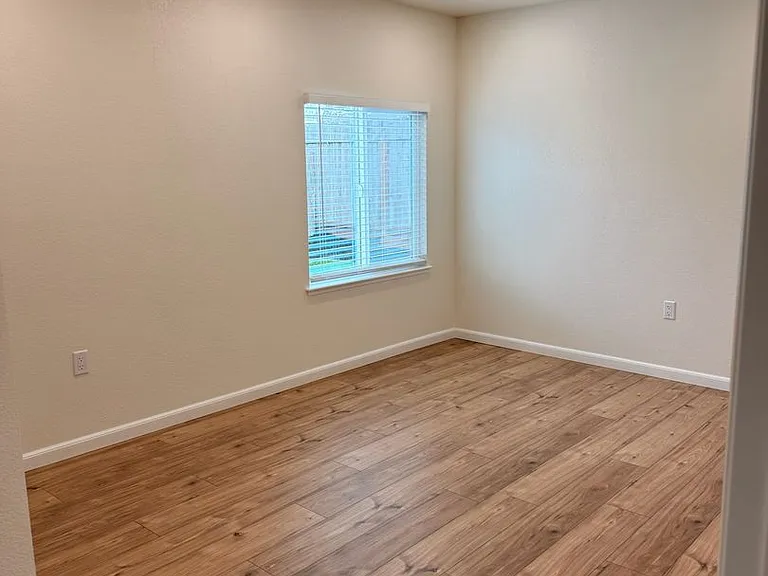 306 England Ave — Photo 9