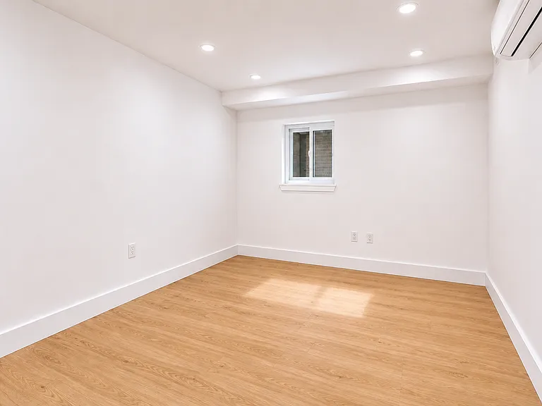 323 Hart St #1E — Photo 15