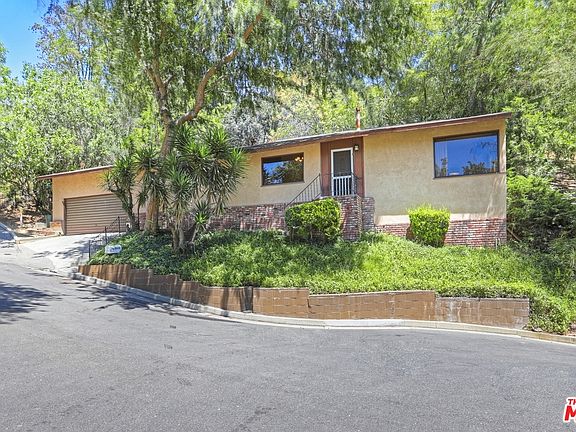 3rd image of 5066 Collis Ave