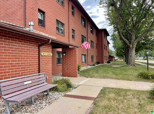 1317 Seneca St APT 303, Storm Lake, IA 50588