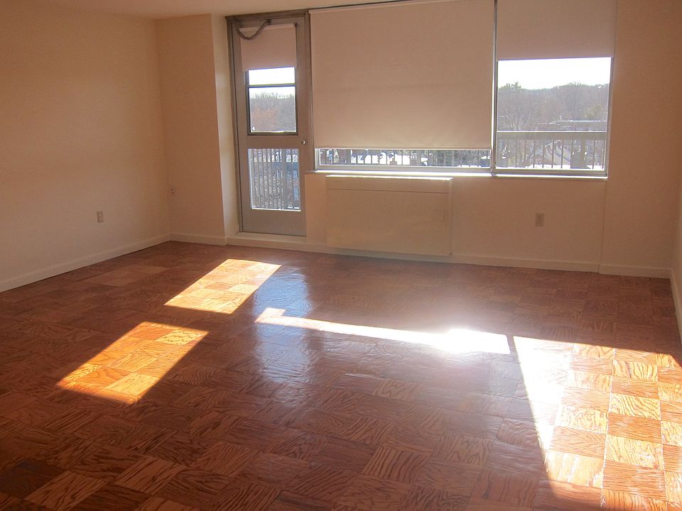 1st image of 103 Monmouth St #909
