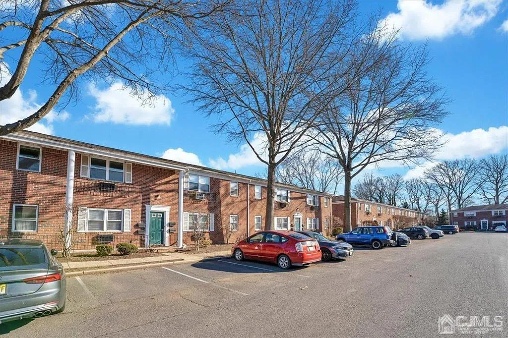 1 bed, 1.0 bath, 672 sqft, $1,900 — Photo 3