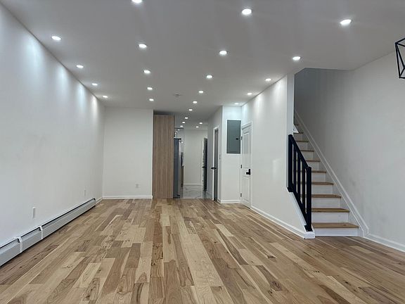 5th image of 3770 Barnes Ave #1