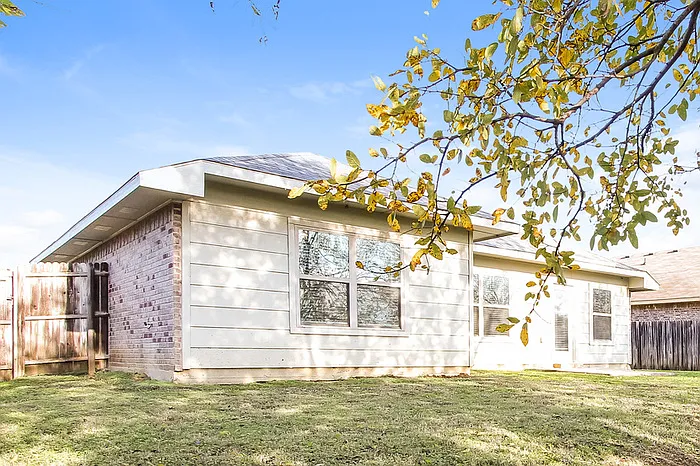 932 Haley Dr — Photo 16