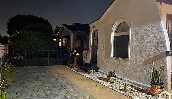 2nd image of 1441 W 60th Pl
